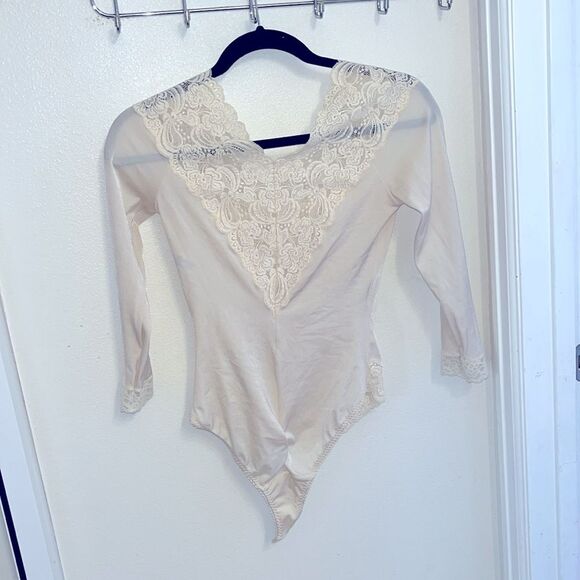 Soft Quarter Sleeve Lace Trim BodySuit - Picture 3 of 3